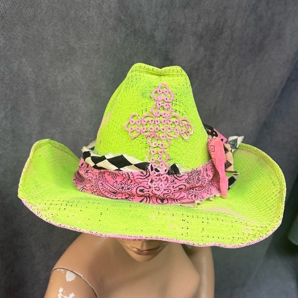 Western Cowboy hat w/ spider & cross bright green & pink straw - Picture 3 of 13